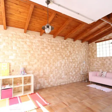 Garden & Private Swimming Pool Cho