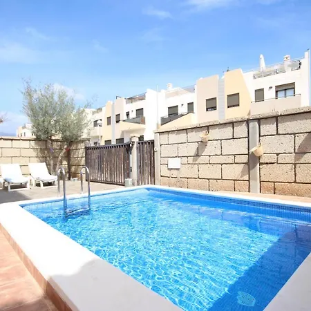 Garden & Private Swimming Pool Casa de Férias